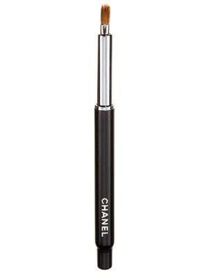 retractable lip brush chanel